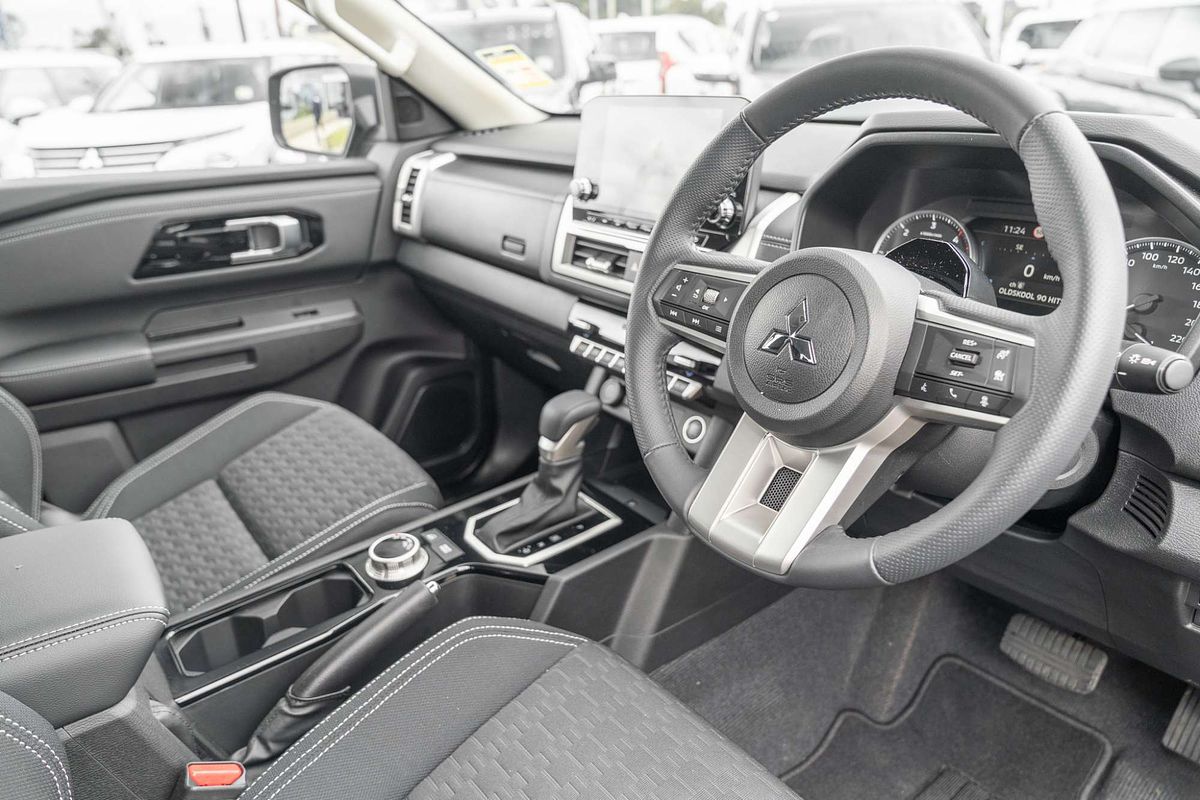 2025 Mitsubishi Triton GLS MV