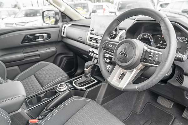 2025 Mitsubishi Triton GLS MV