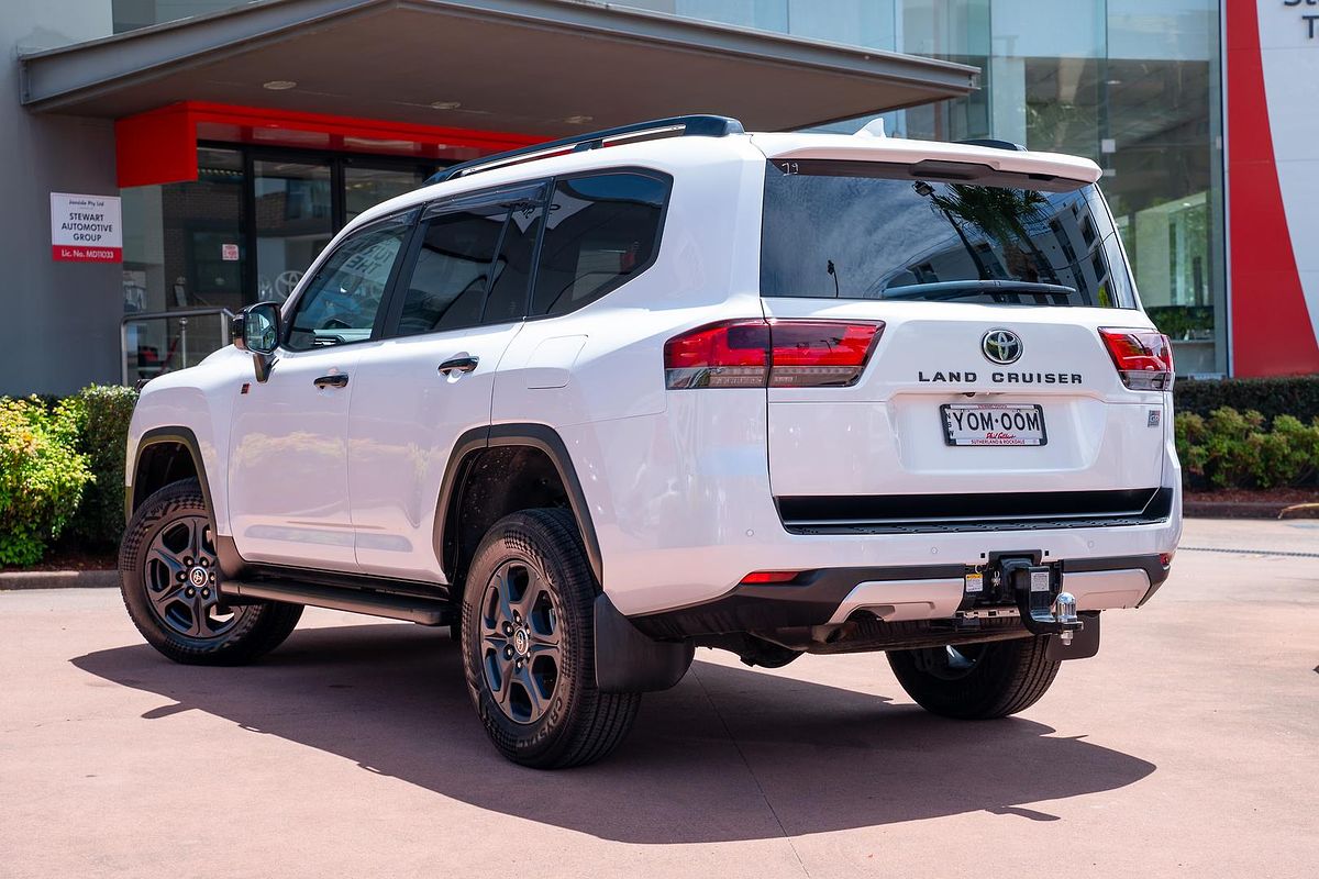 2023 Toyota Landcruiser GR Sport FJA300R