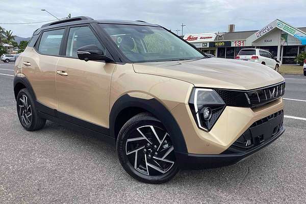 2025 Mahindra XUV3XO AX7L