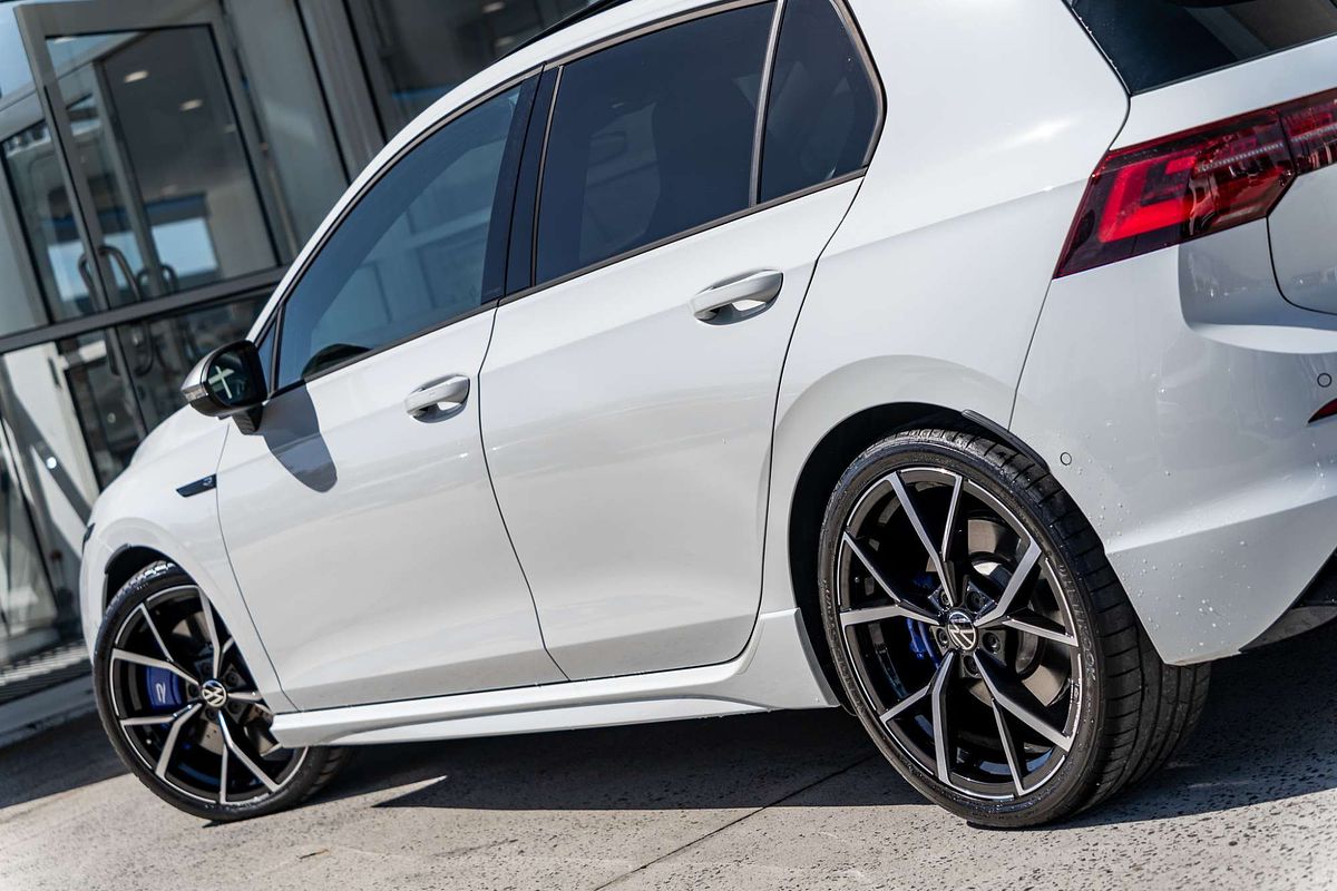 2024 Volkswagen Golf R 8
