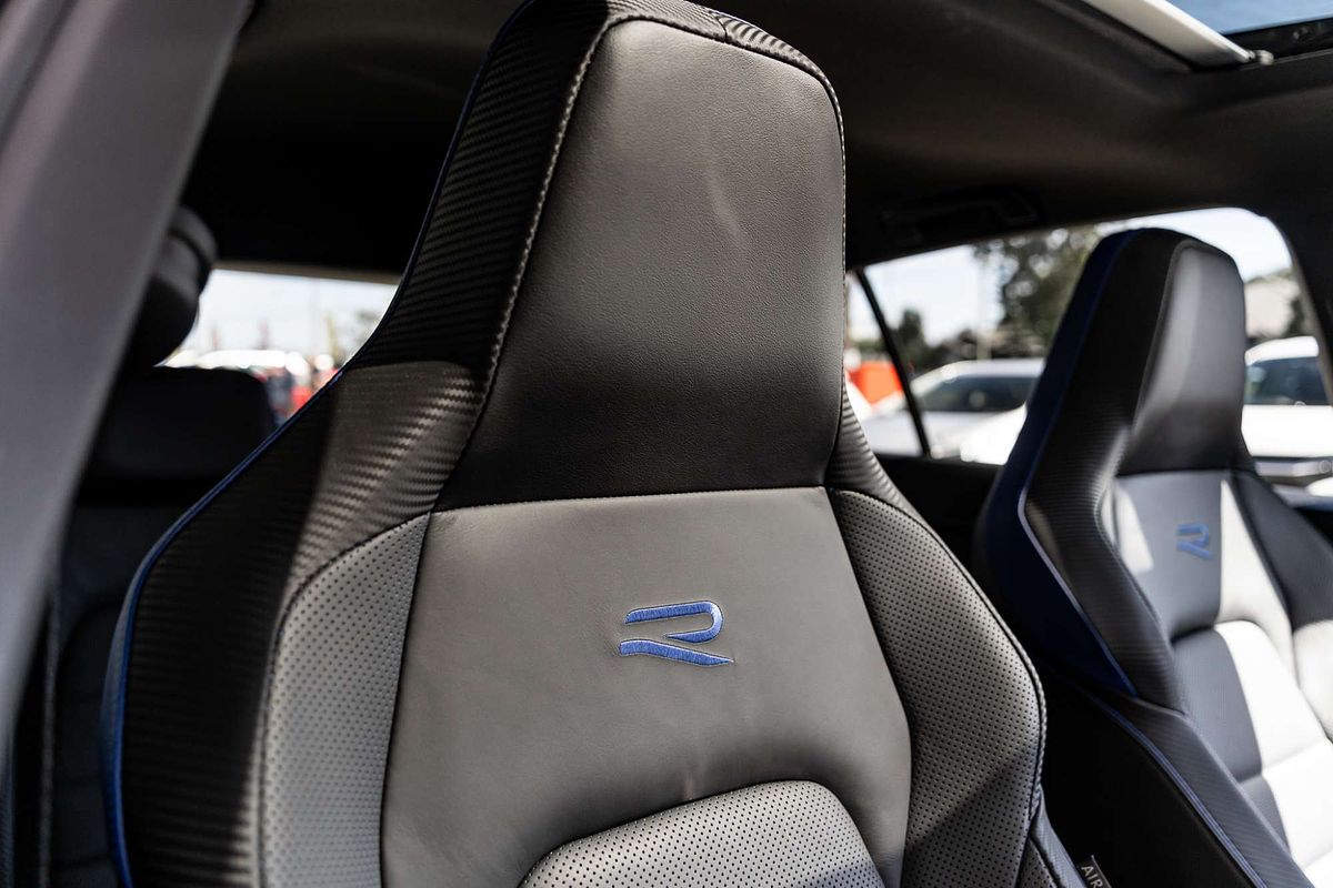 2024 Volkswagen Golf R 8