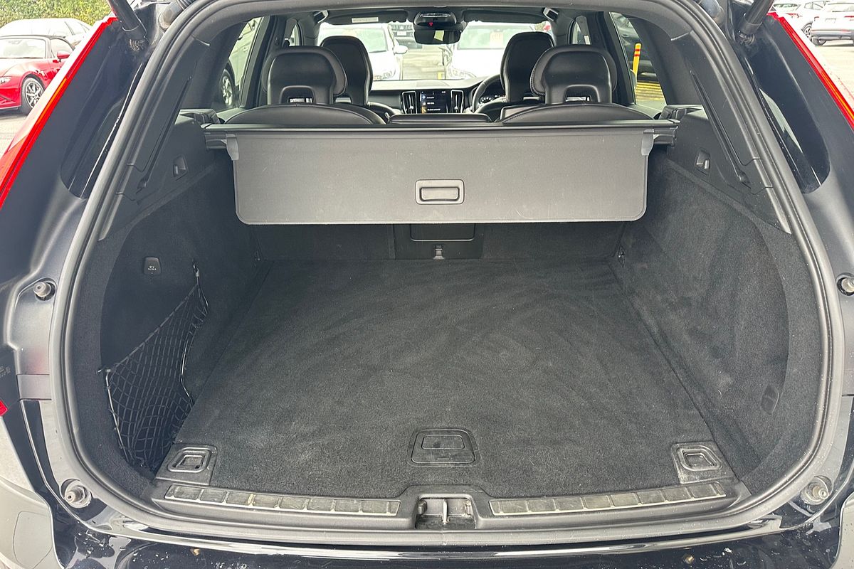 2019 Volvo XC60 T6 R-Design