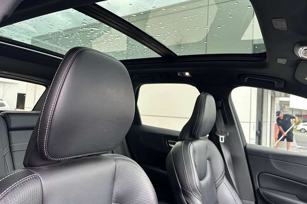 2019 Volvo XC60 T6 R-Design