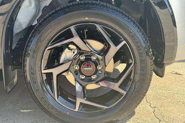 2025 Isuzu MU-X X-TERRAIN