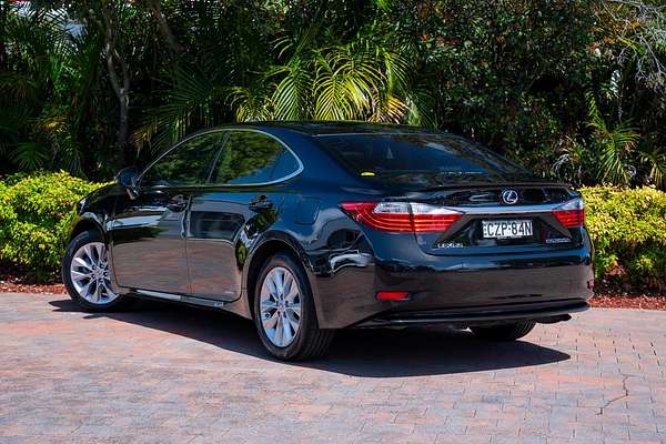 2015 Lexus ES ES300h Luxury AVV60R