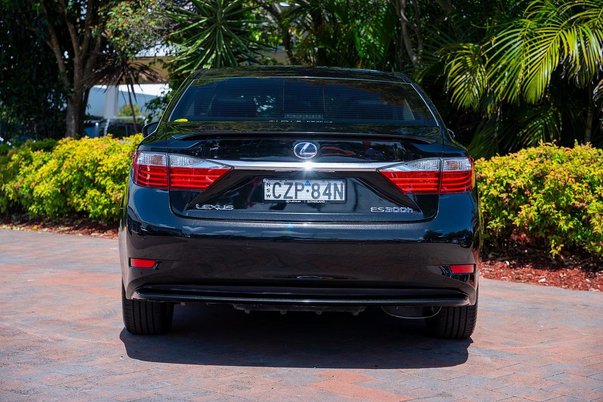 2015 Lexus ES ES300h Luxury AVV60R