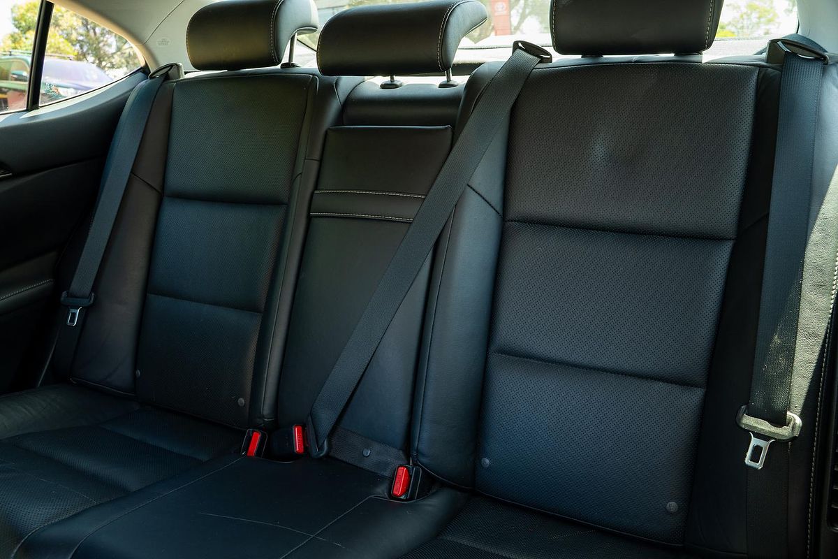 2015 Lexus ES ES300h Luxury AVV60R