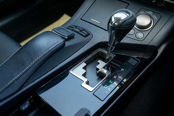 2015 Lexus ES ES300h Luxury AVV60R