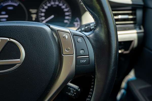 2015 Lexus ES ES300h Luxury AVV60R