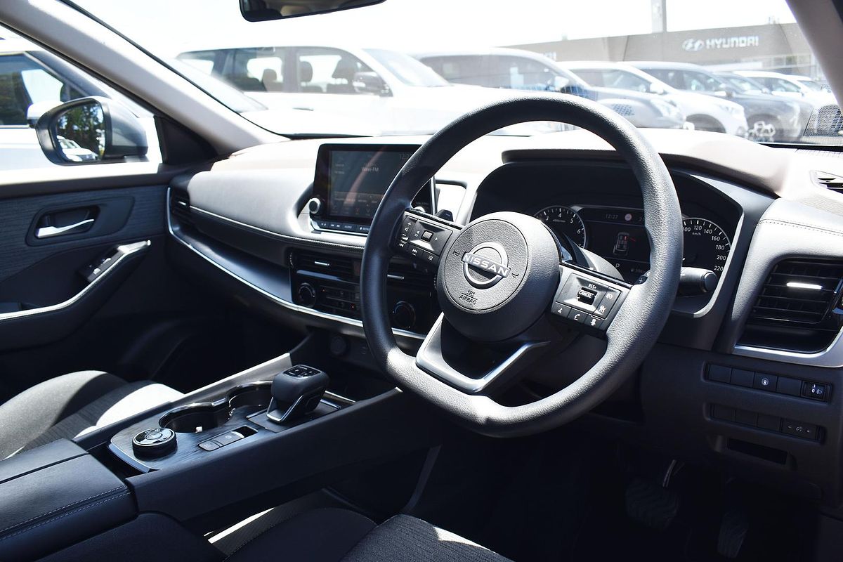 2024 Nissan X-TRAIL ST T33