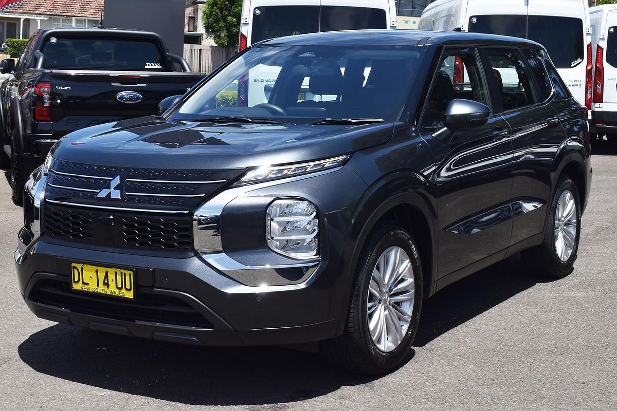 2024 Mitsubishi Outlander ES ZM