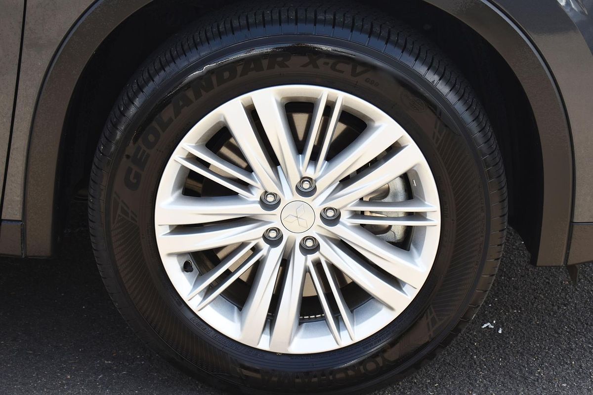 2024 Mitsubishi Outlander ES ZM