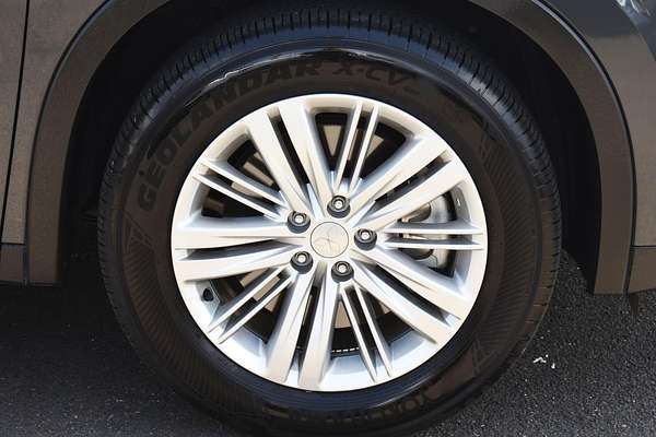 2024 Mitsubishi Outlander ES ZM