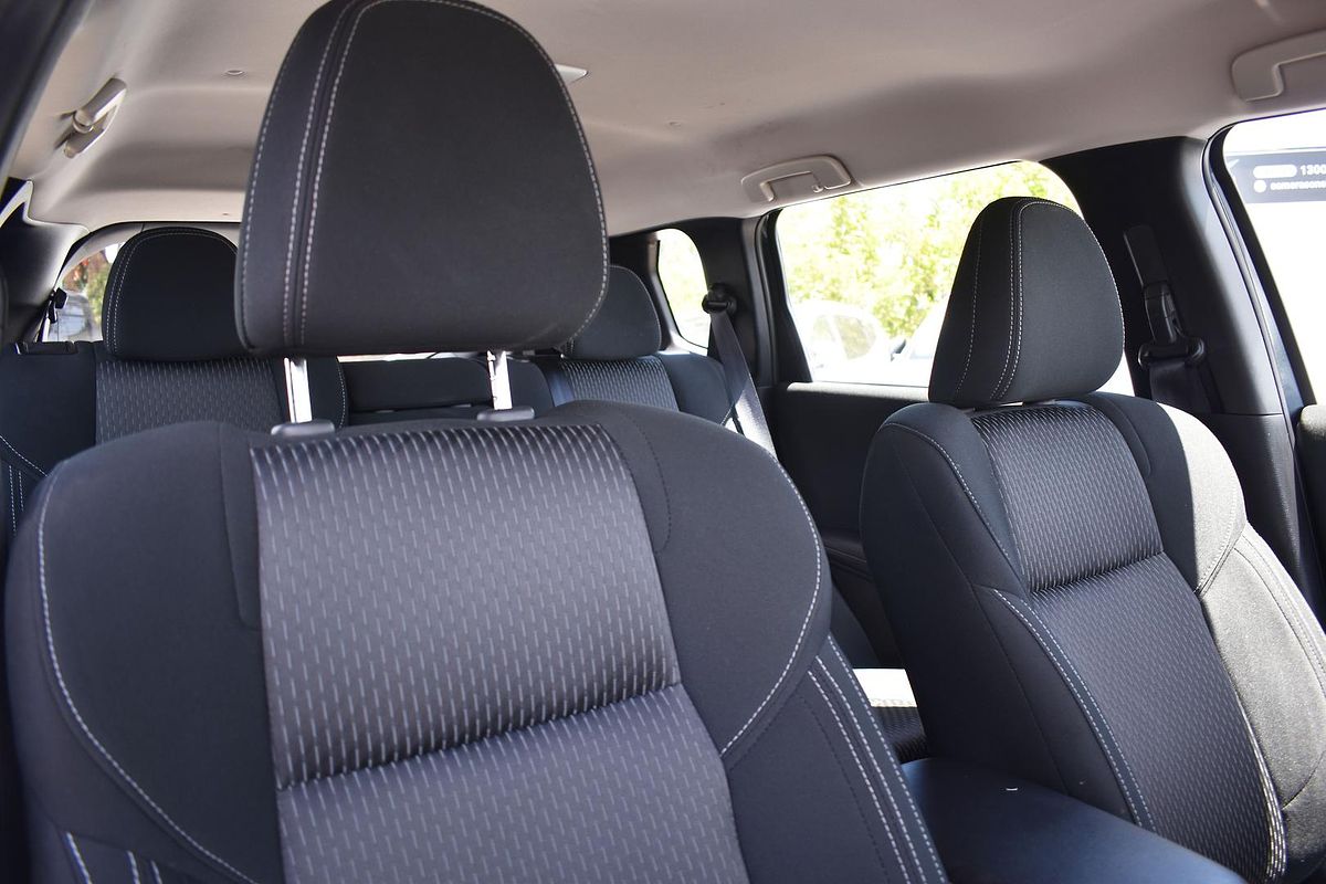 2024 Mitsubishi Outlander ES ZM