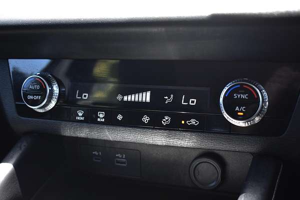 2024 Mitsubishi Outlander ES ZM