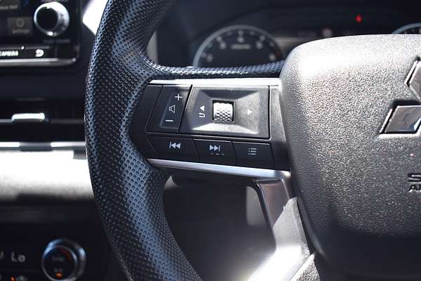 2024 Mitsubishi Outlander ES ZM