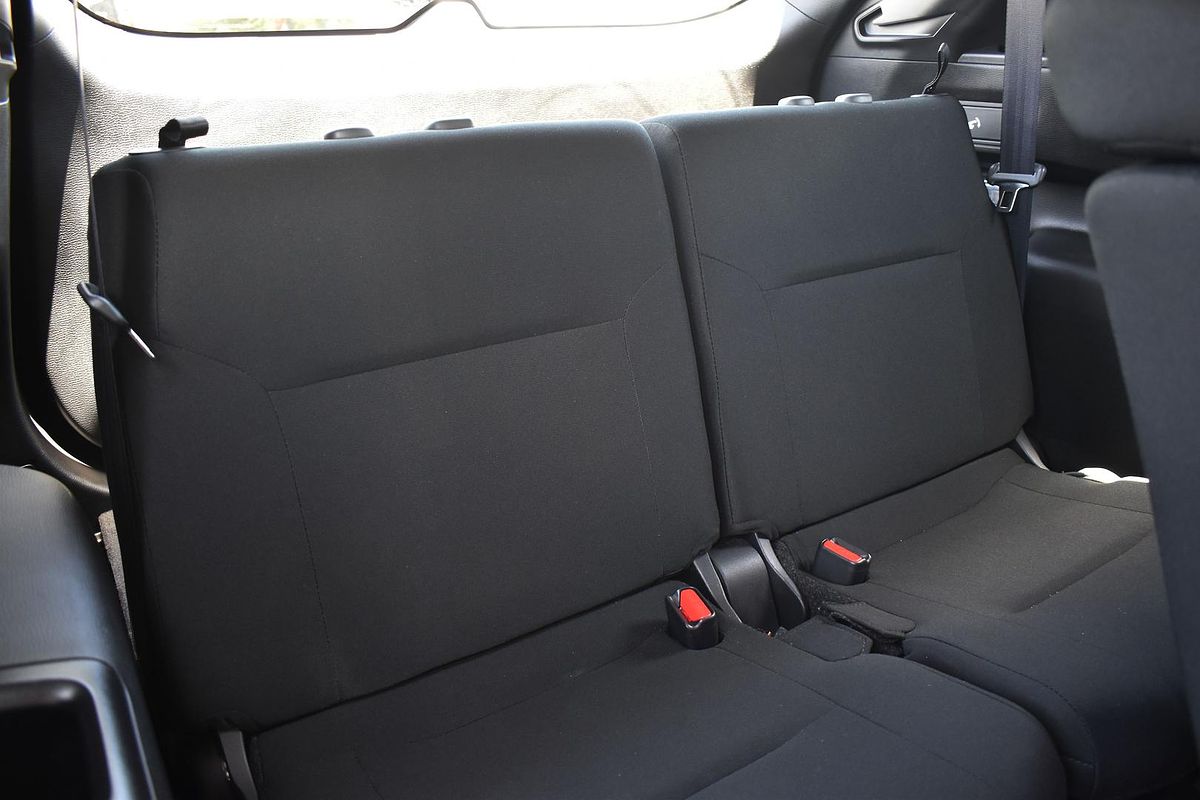 2024 Mitsubishi Outlander ES ZM