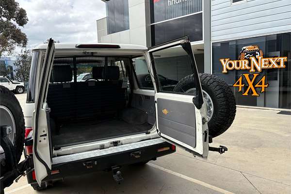 2011 Toyota Landcruiser GXL VDJ76R