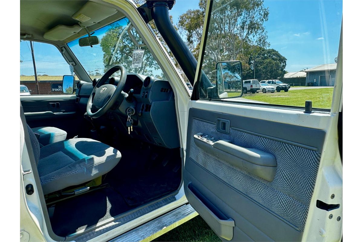 2011 Toyota Landcruiser GXL VDJ76R