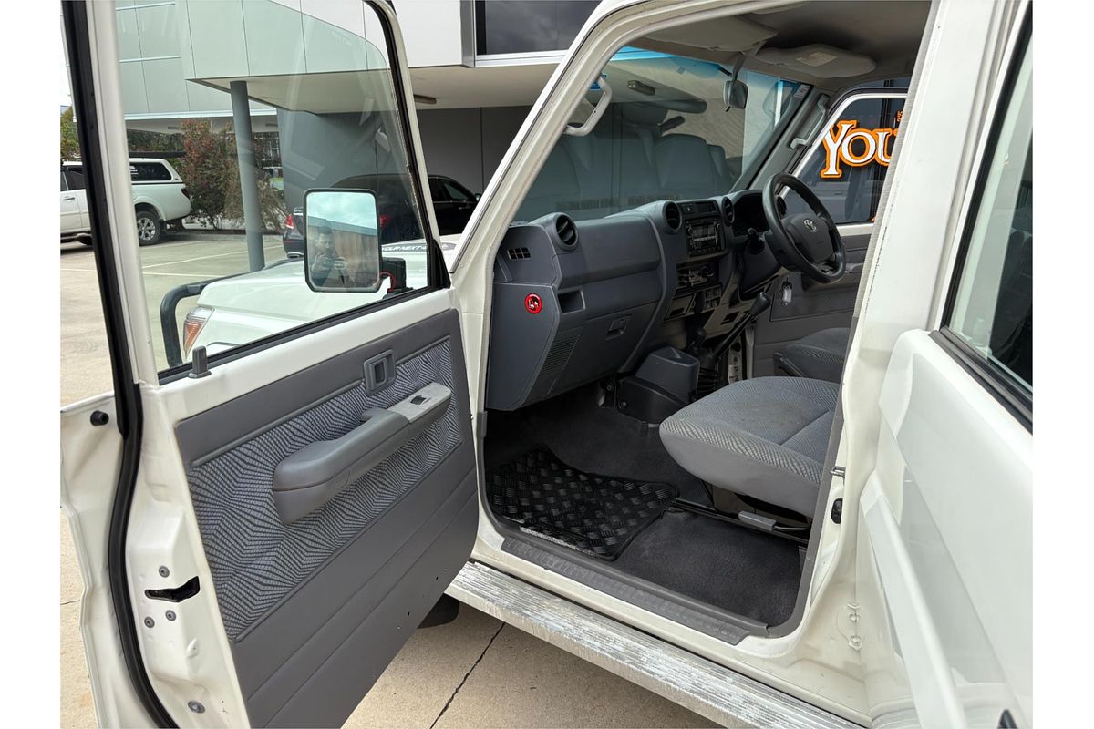 2011 Toyota Landcruiser GXL VDJ76R