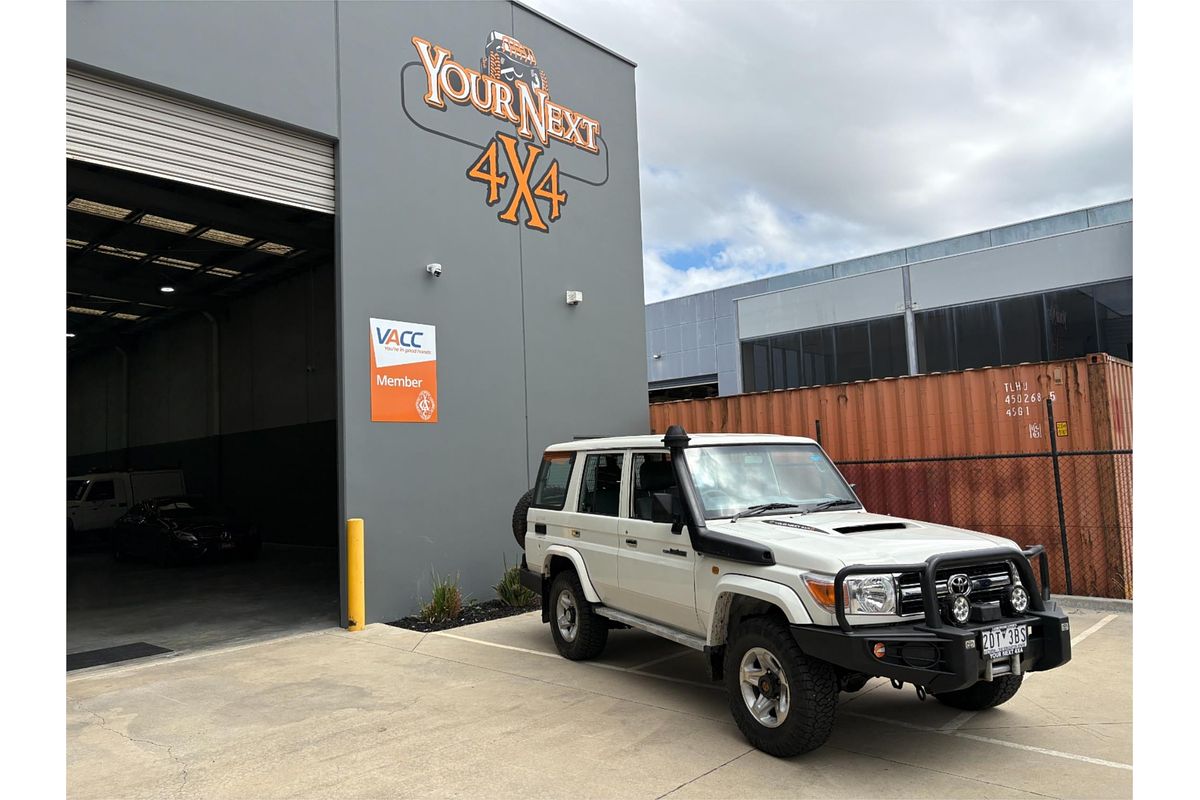 2011 Toyota Landcruiser GXL VDJ76R