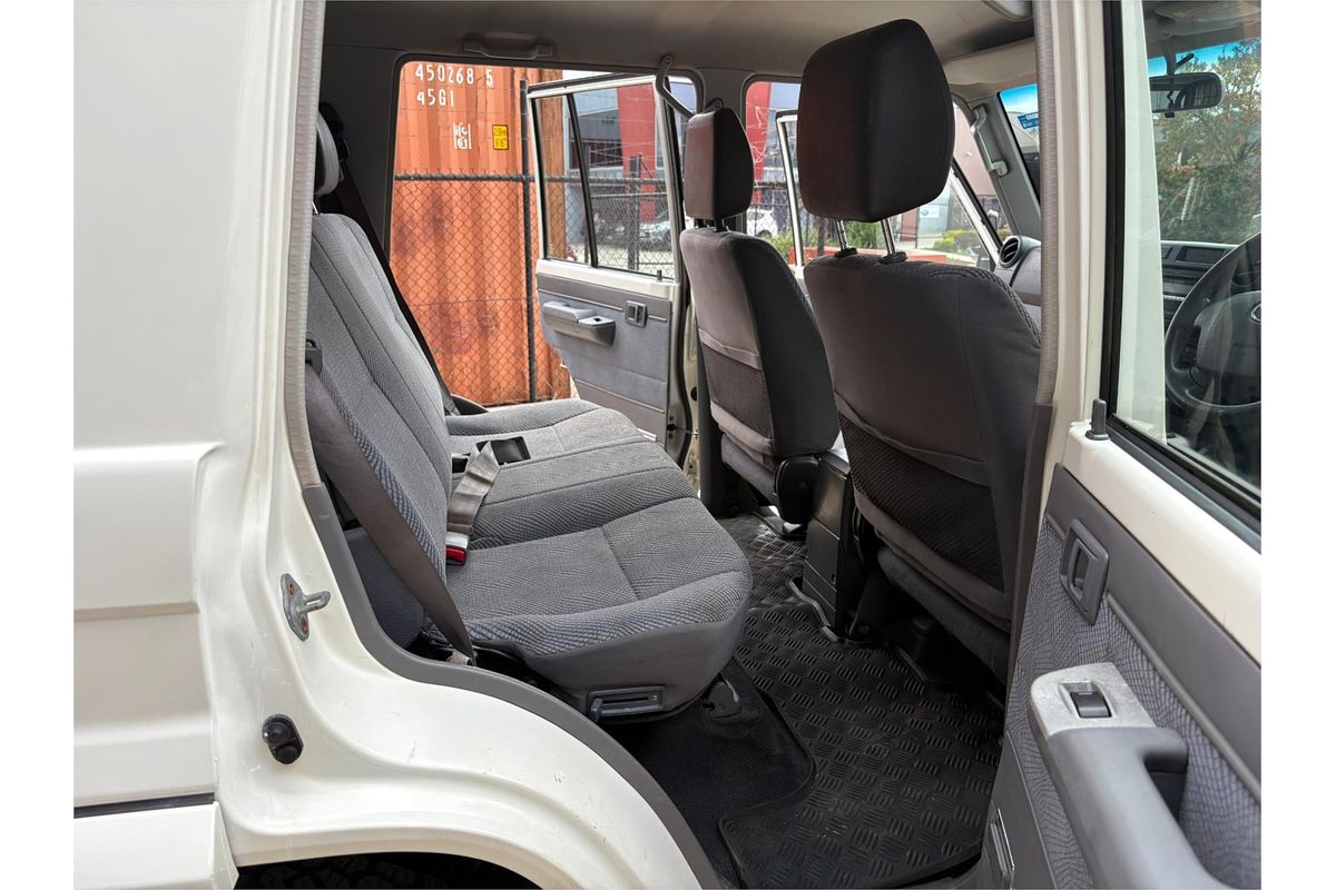 2011 Toyota Landcruiser GXL VDJ76R