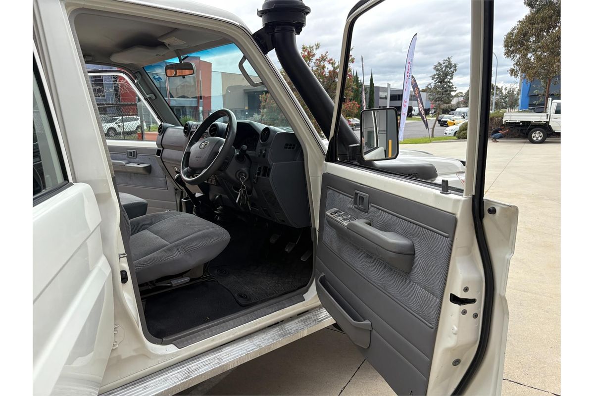 2011 Toyota Landcruiser GXL VDJ76R