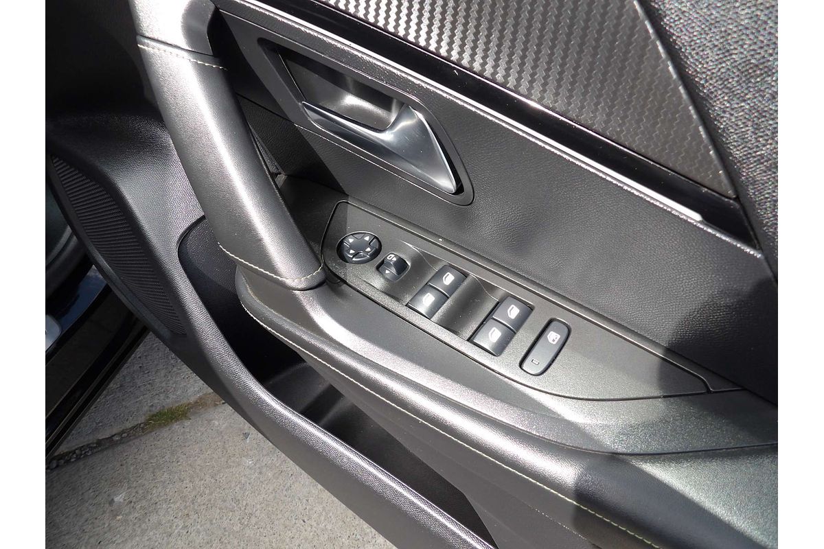 2021 Peugeot 2008 GT P24