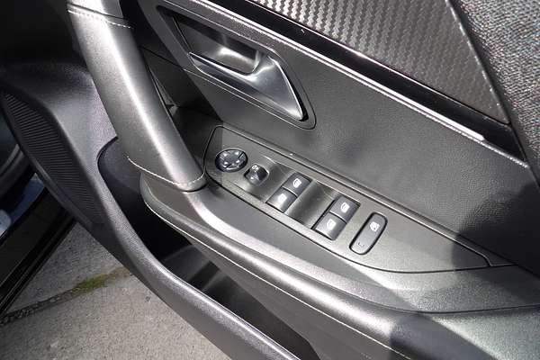 2021 Peugeot 2008 GT P24