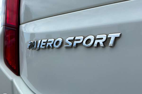 2017 Mitsubishi Pajero Sport GLX QE