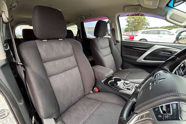 2017 Mitsubishi Pajero Sport GLX QE