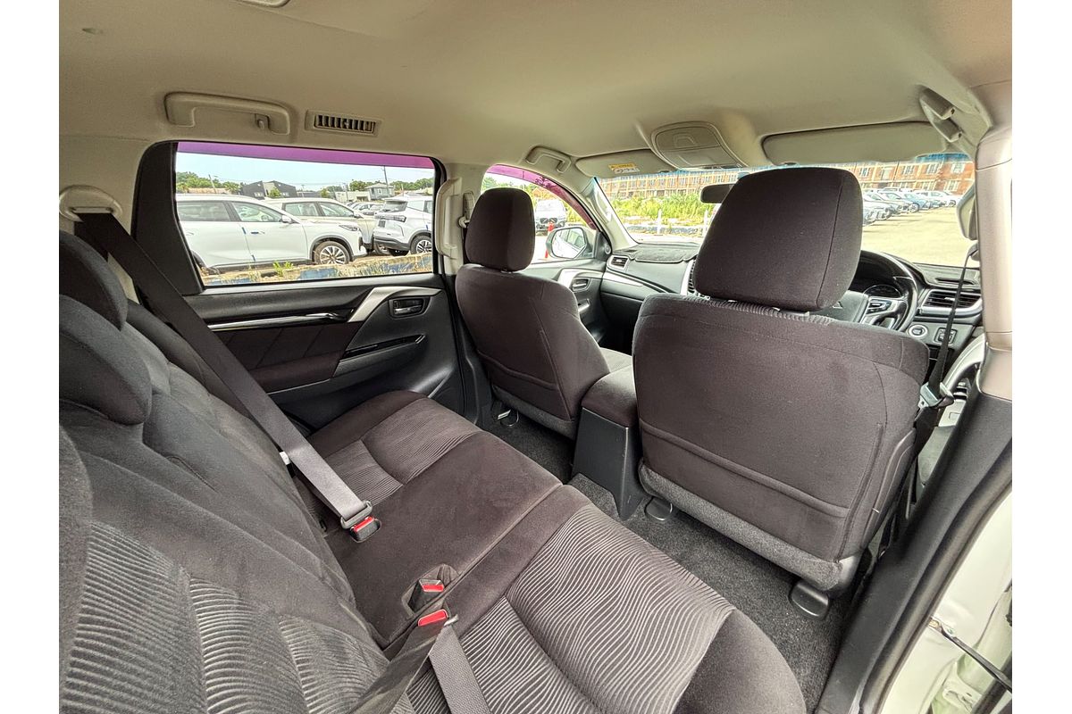 2017 Mitsubishi Pajero Sport GLX QE