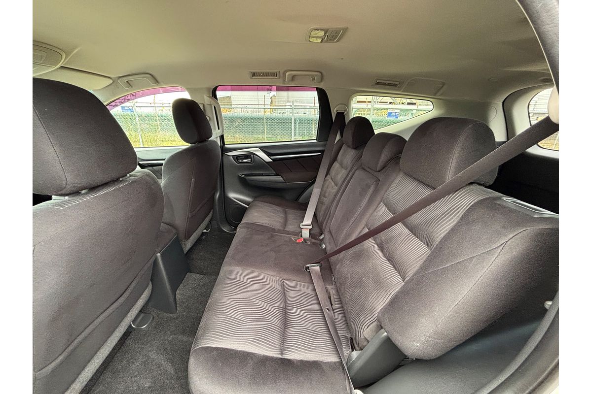 2017 Mitsubishi Pajero Sport GLX QE