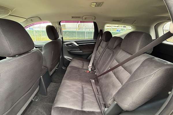 2017 Mitsubishi Pajero Sport GLX QE