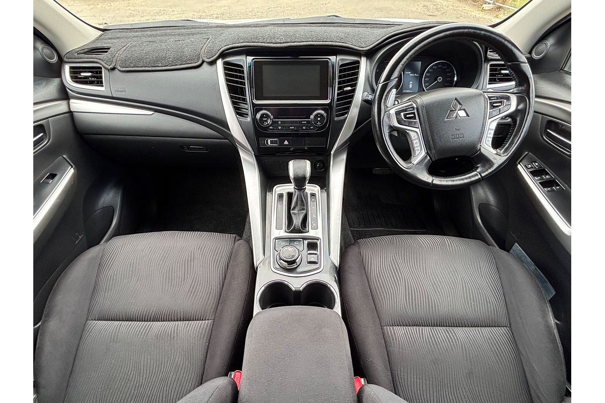 2017 Mitsubishi Pajero Sport GLX QE