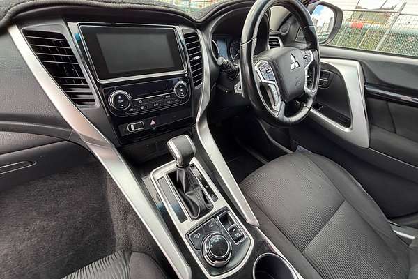 2017 Mitsubishi Pajero Sport GLX QE