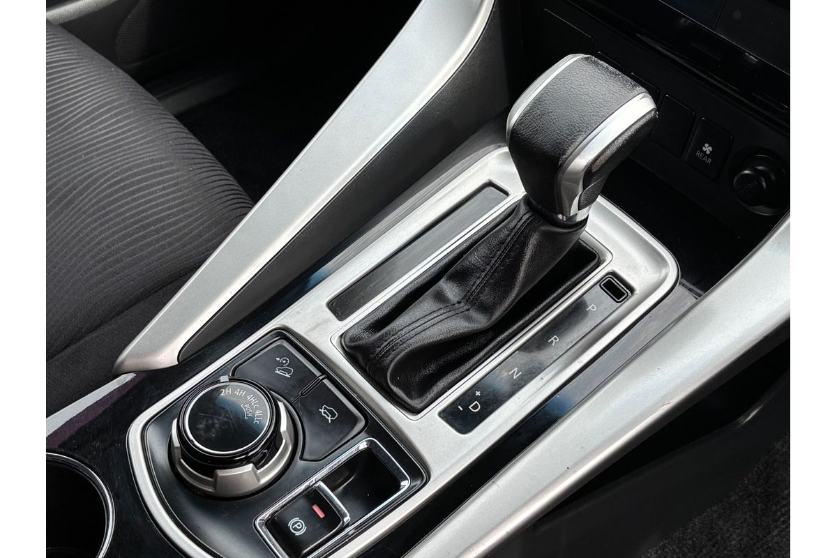 2017 Mitsubishi Pajero Sport GLX QE