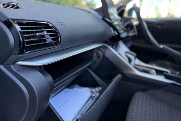 2024 Mitsubishi Eclipse Cross ES YB