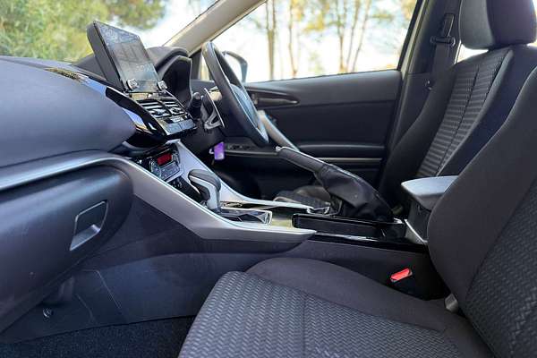 2024 Mitsubishi Eclipse Cross ES YB