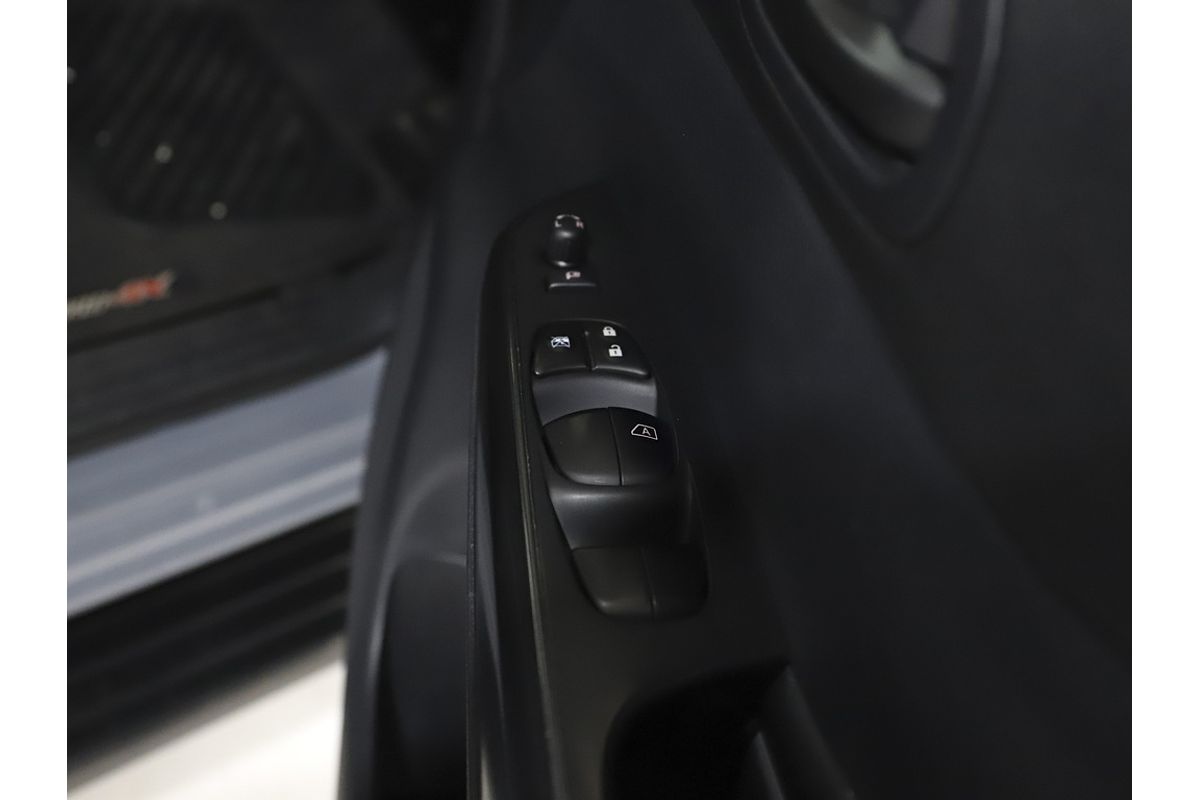 Nissan NAVARA 4X4 2.3 DSL AUTO DC P4X