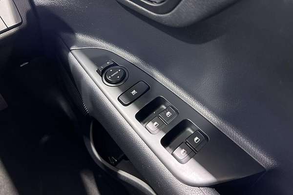 2022 Kia Stonic S YB