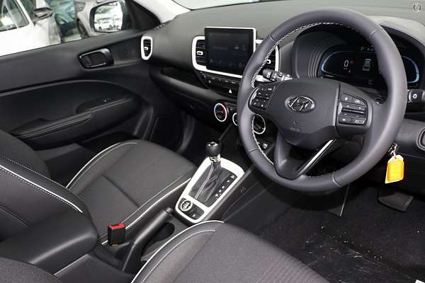 2025 Hyundai Venue Active QX.V5