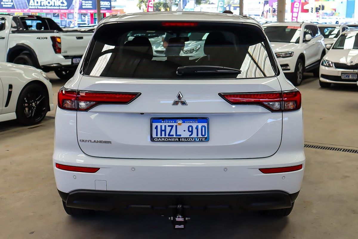 2023 Mitsubishi Outlander ES ZM