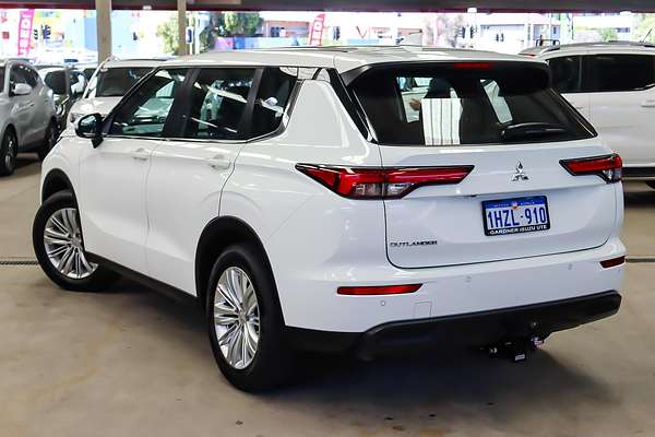 2023 Mitsubishi Outlander ES ZM