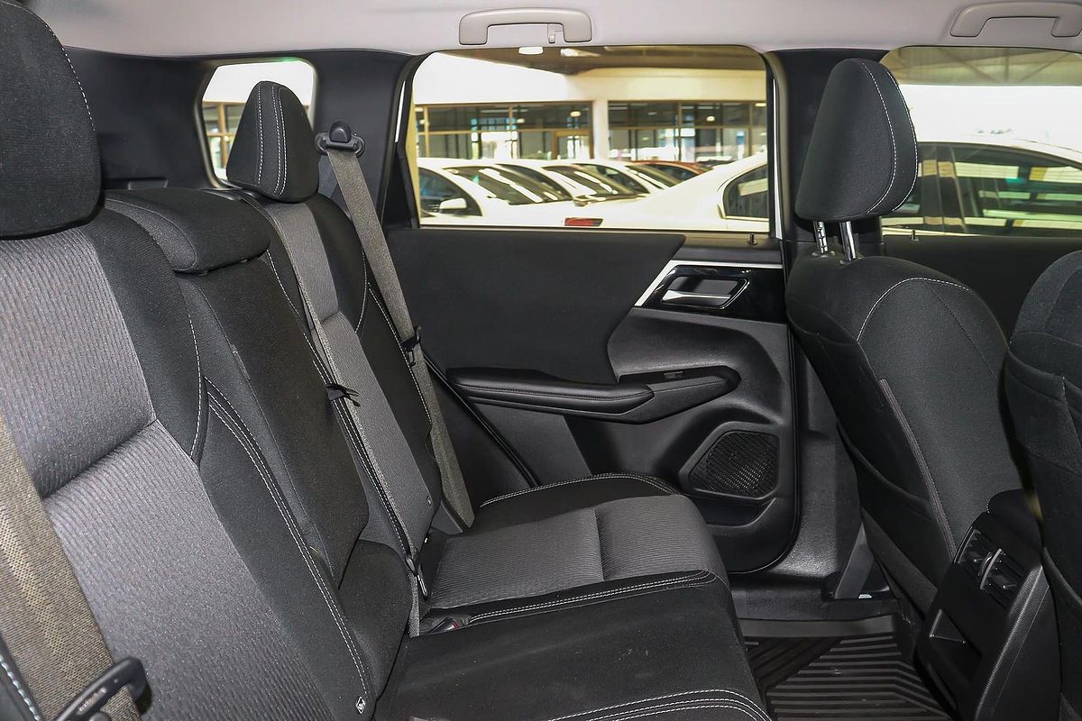 2023 Mitsubishi Outlander ES ZM