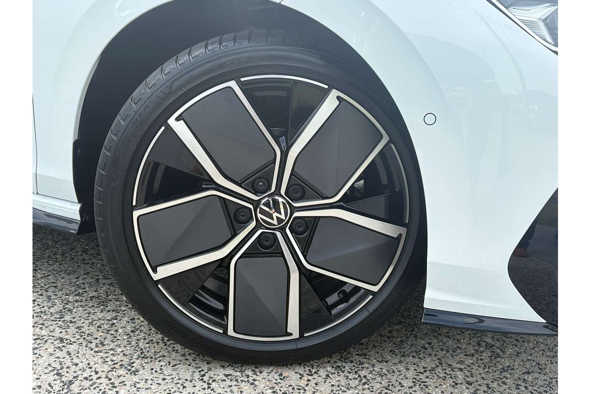 2025 Volkswagen Golf 110TSI R-Line 8.5