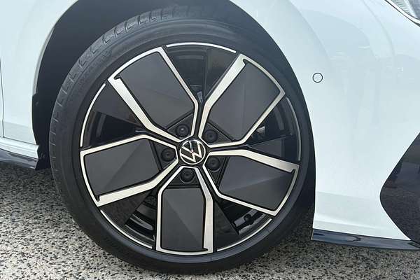 2025 Volkswagen Golf 110TSI R-Line 8.5