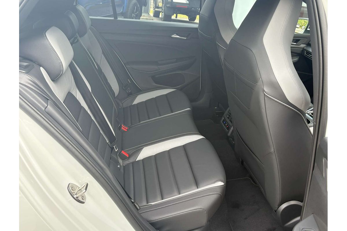 2025 Volkswagen Golf 110TSI R-Line 8.5