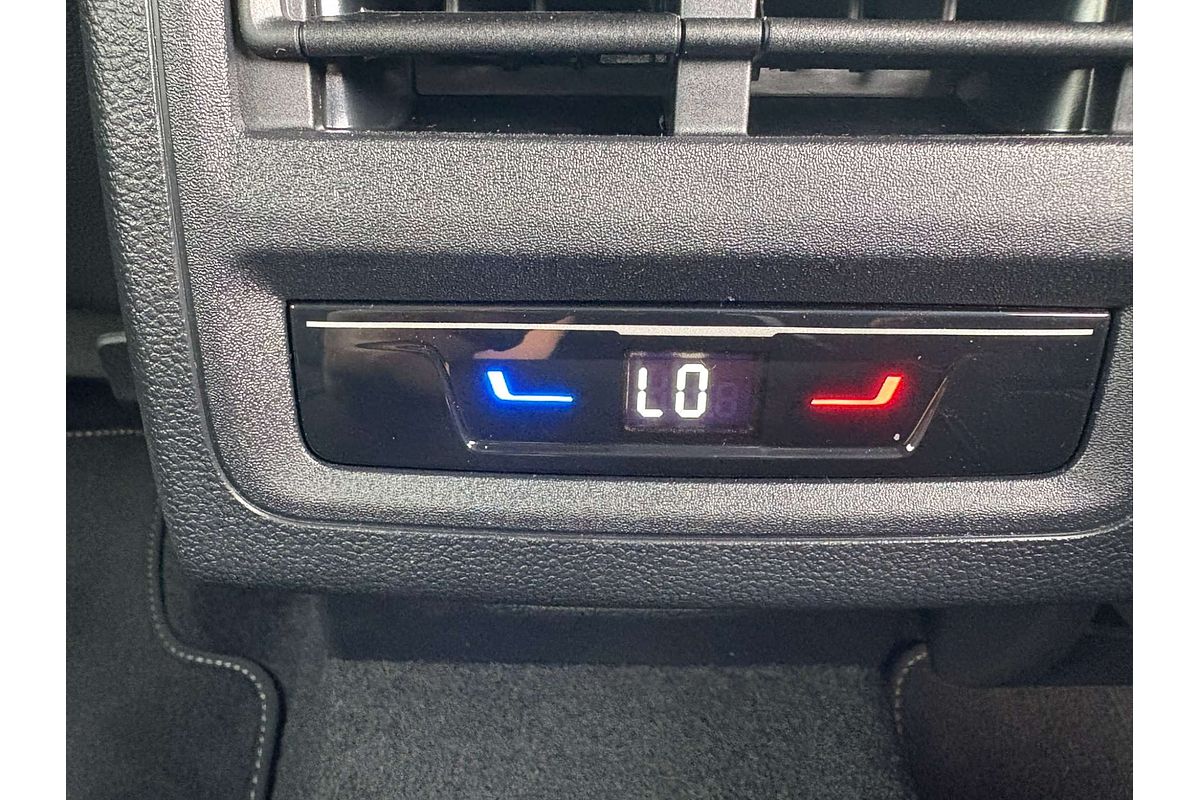 2025 Volkswagen Golf 110TSI R-Line 8.5